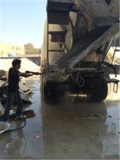 高壓清洗機(jī)混凝土清洗1 高壓清洗機(jī)混凝土清洗1