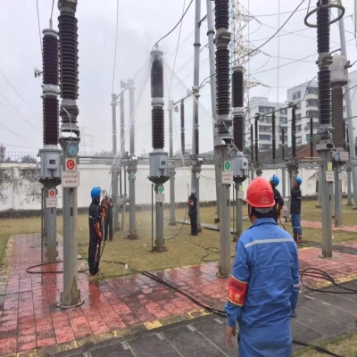變電站帶電沖洗是怎么回事？用自來水洗？就不怕導(dǎo)電？