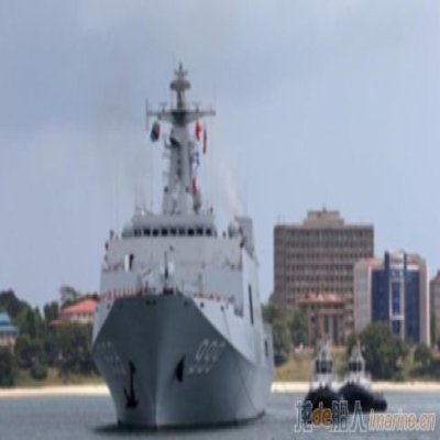 為什么小小的拖船能拉動幾萬噸的航母？而且有些拖船還在航母后面？