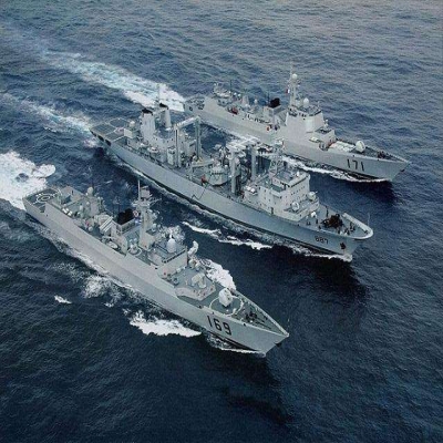 海軍第三十三批護航編隊從山東青島起航