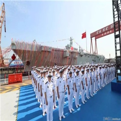 我國075型兩棲攻擊艦首艦今日舉行下水儀式